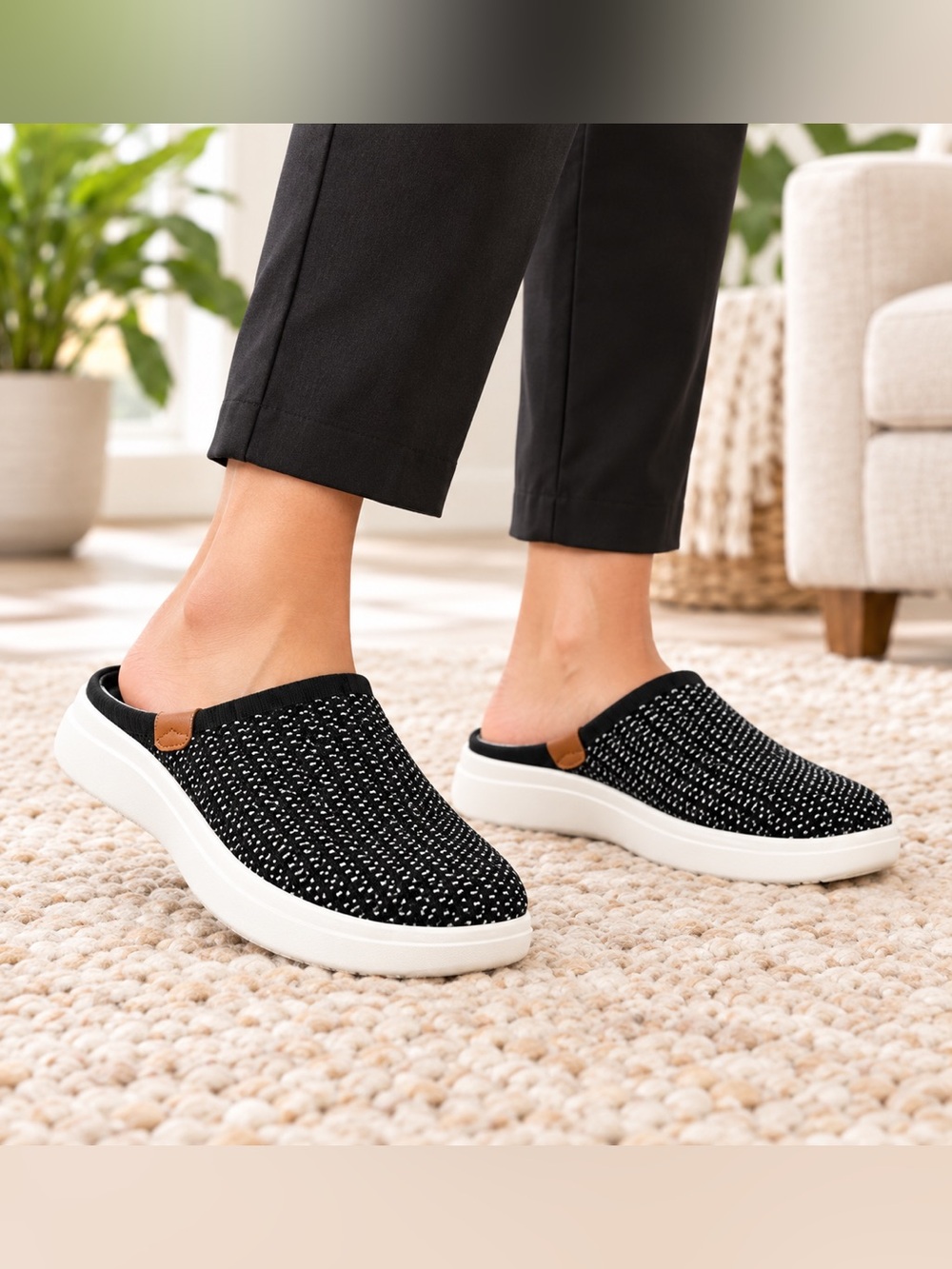 Dearfoams Black Knit Slip-On Clog Mules with White Sole - Size 7.5